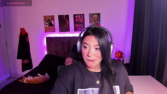 Mariana Hasper  online show from 10-15-25, 03:49