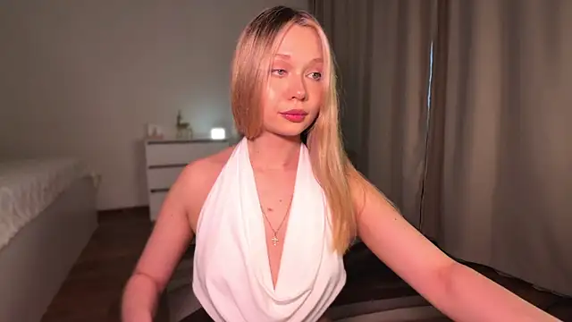 Snapshot of diaanona chatting on 05-17-26, 02:00 diaanona online show from 05-17-26, 02:00