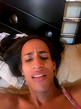 AlexaWarner online show from 12-21-25, 02:52