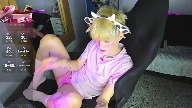 VladHellsing4 online show from 12-18-25, 02:32