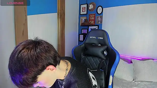 VladHellsing4 online show from 03-21-25, 01:56