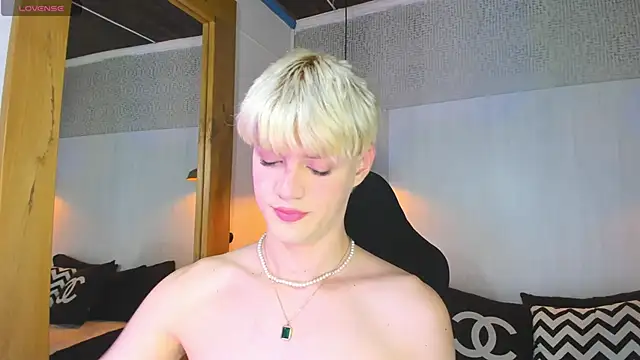 VladHellsing4 online show from 02-21-26, 09:39