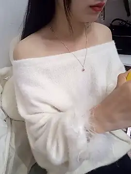 Snapshot of Lovely_kute chatting on 02-24-25, 04:27 Lovely kute online show from 02-24-25, 04:27