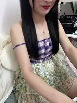 Snapshot of Lovely_kute chatting on 03-04-25, 08:46 Lovely kute online show from 03-04-25, 08:46