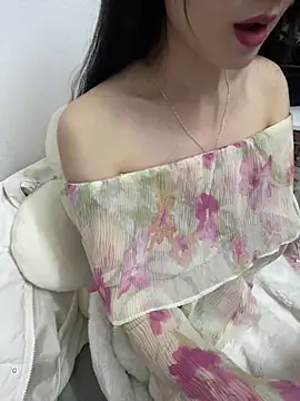 Snapshot of Lovely_kute chatting on 02-23-25, 06:56 Lovely kute online show from 02-23-25, 06:56