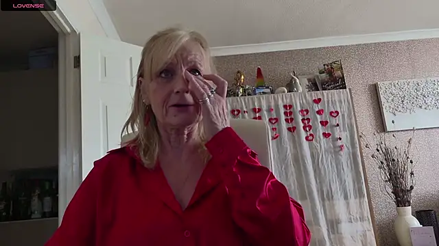 TopazCamgirl online show from 04-15-26, 03:27