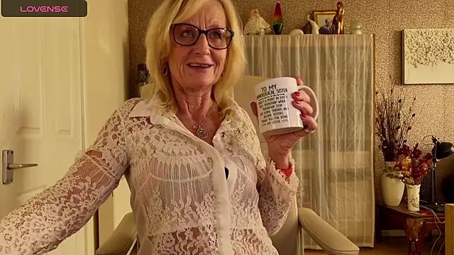 TopazCamgirl online show from 11-17-25, 02:43