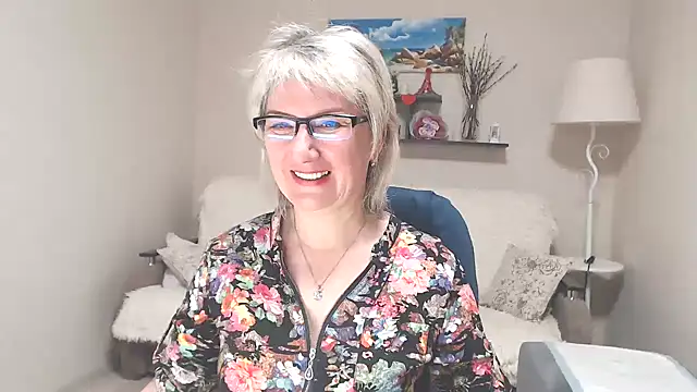 Snapshot of FleurMays chatting on 05-23-26, 03:49 FleurMays online show from 05-23-26, 03:49