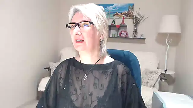 Snapshot of FleurMays chatting on 05-13-26, 05:58 FleurMays online show from 05-13-26, 05:58
