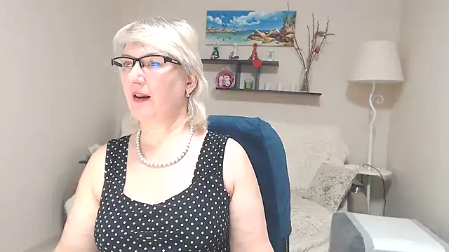 FleurMays online show from 03-11-25, 04:08