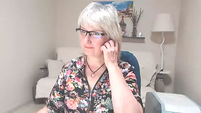 FleurMays online show from 06-25-26, 05:12