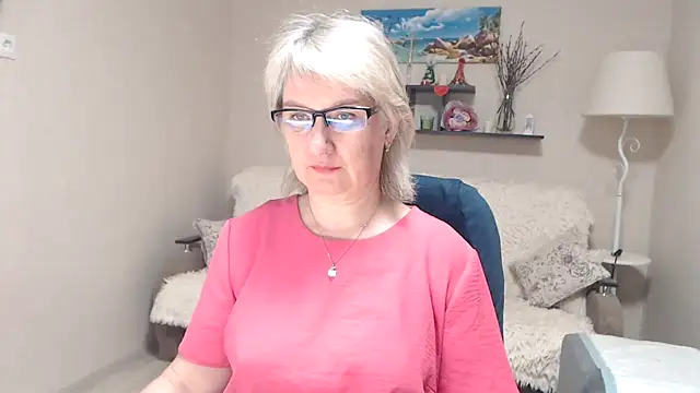Snapshot of FleurMays chatting on 04-24-26, 04:03 FleurMays online show from 04-24-26, 04:03
