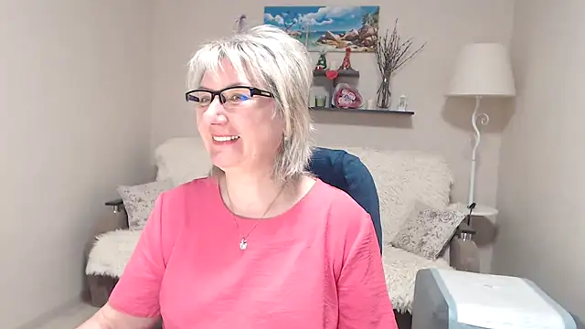 Snapshot of FleurMays chatting on 04-27-26, 04:10 FleurMays online show from 04-27-26, 04:10