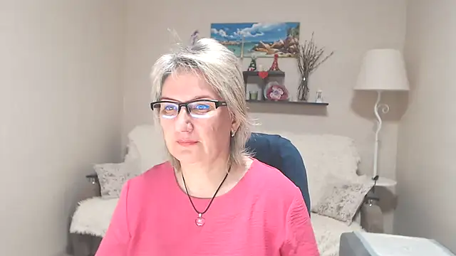 Snapshot of FleurMays chatting on 05-16-26, 03:16 FleurMays online show from 05-16-26, 03:16