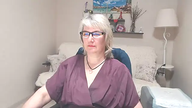 Snapshot of FleurMays chatting on 06-06-26, 04:50 FleurMays online show from 06-06-26, 04:50