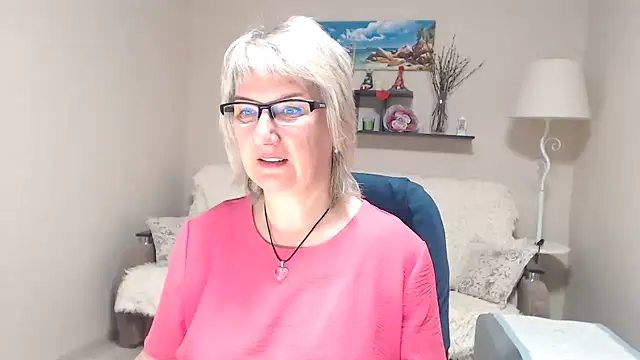 Snapshot of FleurMays chatting on 05-15-26, 03:04 FleurMays online show from 05-15-26, 03:04