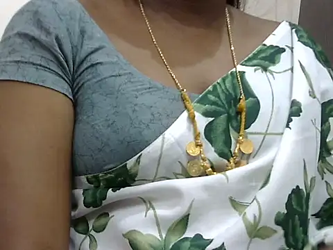 Snapshot of Hot_akshara chatting on 09-10-25, 02:43 Hot akshara online show from 09-10-25, 02:43