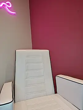 Lydie off online show from 10-24-25, 07:29