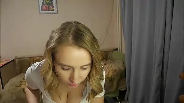 Sophiloren online show from 01-26-25, 05:44