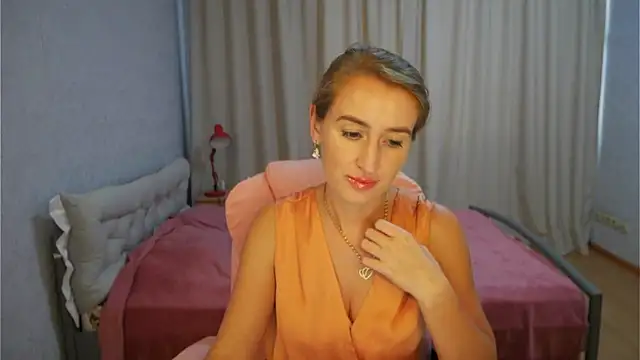 Snapshot of Sophiloren chatting on 07-20-26, 03:36 Sophiloren online show from 07-20-26, 03:36