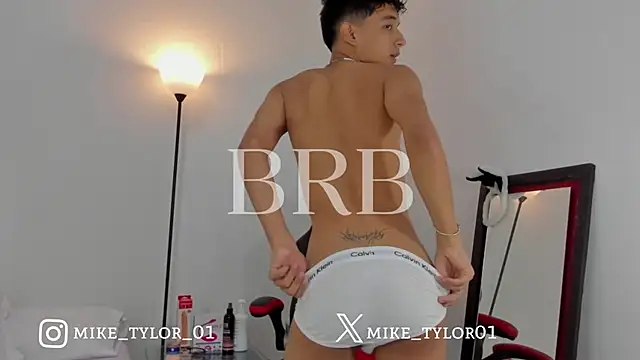 Snapshot of mike_tylor01 chatting on 10-10-25, 12:39 mike tylor01 online show from 10-10-25, 12:39