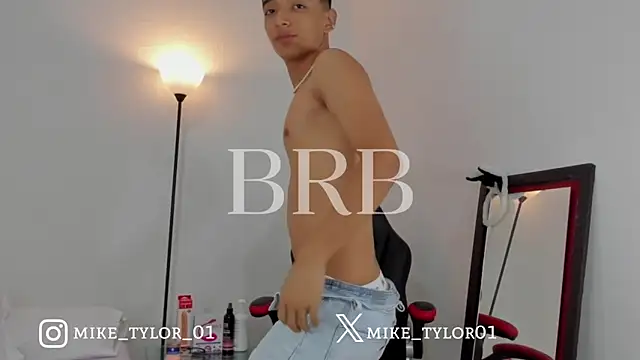 Snapshot of mike_tylor01 chatting on 10-09-25, 01:55 mike tylor01 online show from 10-09-25, 01:55