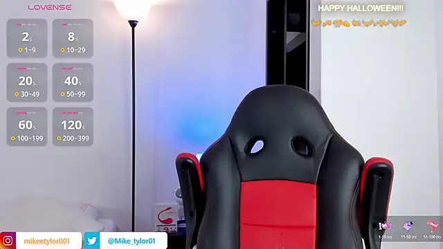 Snapshot of mike_tylor01 chatting on 10-29-25, 12:20 mike tylor01 online show from 10-29-25, 12:20