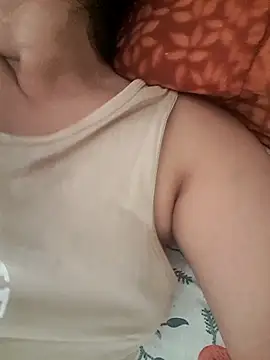 Snapshot of MakeMeCumAhh chatting on 10-17-25, 11:45 MakeMeCumAhh online show from 10-17-25, 11:45