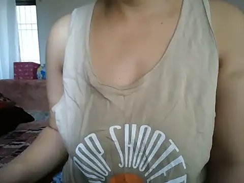 Snapshot of MakeMeCumAhh chatting on 10-24-25, 05:50 MakeMeCumAhh online show from 10-24-25, 05:50