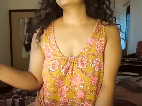 Snapshot of MakeMeCumAhh chatting on 10-30-25, 02:43 MakeMeCumAhh online show from 10-30-25, 02:43