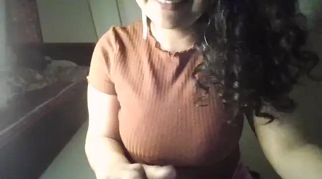 Snapshot of MakeMeCumAhh chatting on 03-15-25, 07:38 MakeMeCumAhh online show from 03-15-25, 07:38