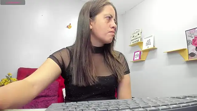 kathina giraldo online show from 10-09-25, 12:38