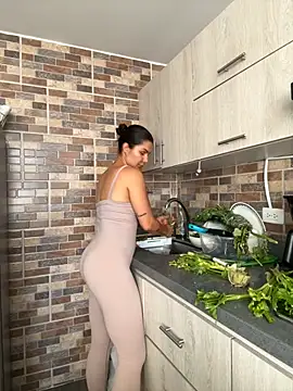 SofiaG  online show from 09-10-25, 09:47