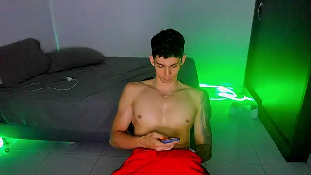 OliverBennet online show from 02-19-25, 04:12
