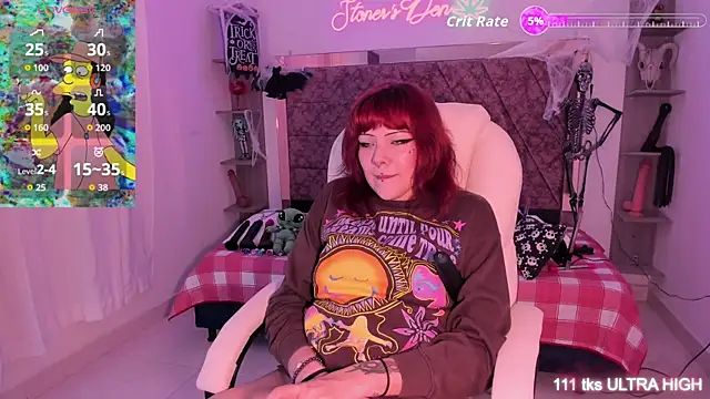 Snapshot of Sarah-Stoner chatting on 10-15-25, 09:01 Sarah-Stoner online show from 10-15-25, 09:01