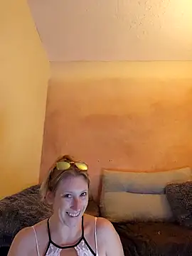 Snapshot of lilyhornyhousewife chatting on 09-21-25, 09:36 lilyhornyhousewife online show from 09-21-25, 09:36