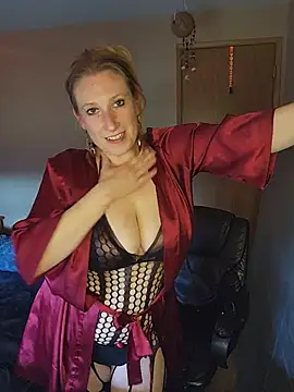 Snapshot of lilyhornyhousewife chatting on 06-07-26, 12:16 lilyhornyhousewife online show from 06-07-26, 12:16