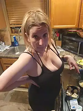 lilyhornyhousewife online show from 07-03-26, 08:32