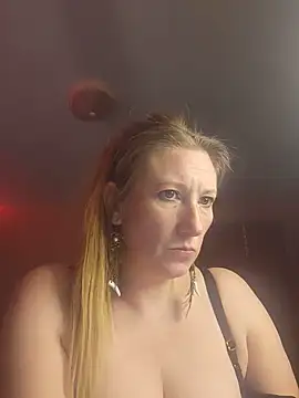 Snapshot of lilyhornyhousewife chatting on 06-01-26, 01:44 lilyhornyhousewife online show from 06-01-26, 01:44