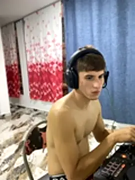 oliver Lz online show from 11-28-25, 10:54