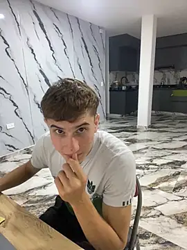 oliver Lz online show from 10-29-25, 06:12