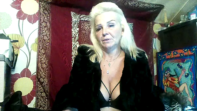 CassandraSandra44 online show from 11-15-25, 05:39
