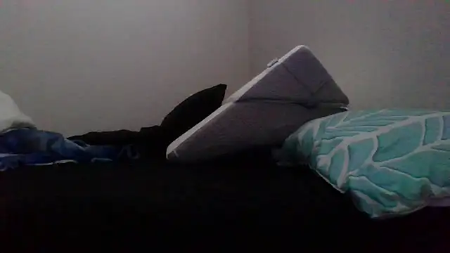 Snapshot of cinnaminnie chatting on 11-19-25, 06:52 cinnaminnie online show from 11-19-25, 06:52