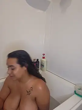 Snapshot of cinnaminnie chatting on 03-22-26, 05:14 cinnaminnie online show from 03-22-26, 05:14