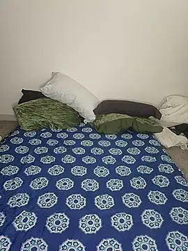 Snapshot of cinnaminnie chatting on 02-25-26, 06:19 cinnaminnie online show from 02-25-26, 06:19