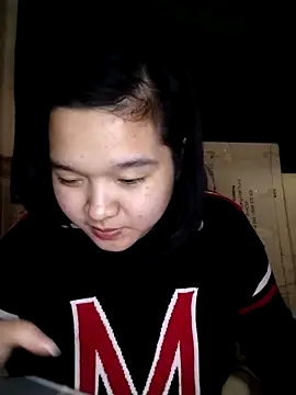 Snapshot of Thomgdee chatting on 03-08-25, 09:17 Thomgdee online show from 03-08-25, 09:17