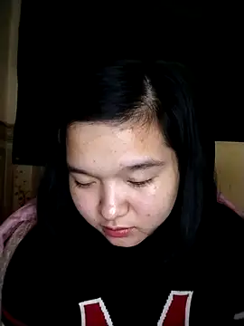 Snapshot of Thomgdee chatting on 03-08-25, 03:24 Thomgdee online show from 03-08-25, 03:24
