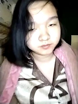 Snapshot of Thomgdee chatting on 03-06-25, 05:35 Thomgdee online show from 03-06-25, 05:35