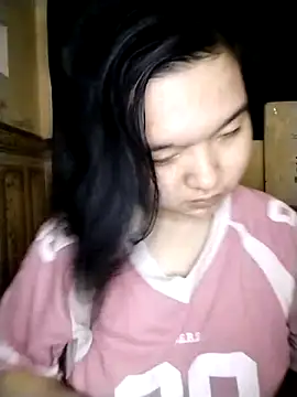 Snapshot of Thomgdee chatting on 03-15-25, 06:03 Thomgdee online show from 03-15-25, 06:03
