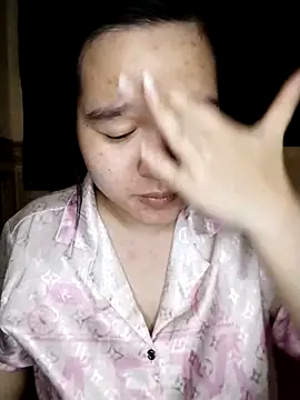 Snapshot of Thomgdee chatting on 03-12-25, 01:40 Thomgdee online show from 03-12-25, 01:40